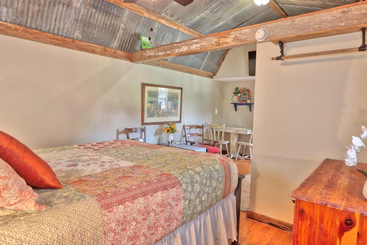 Sunflower Ridge Bungalow Wimberley Esterno foto